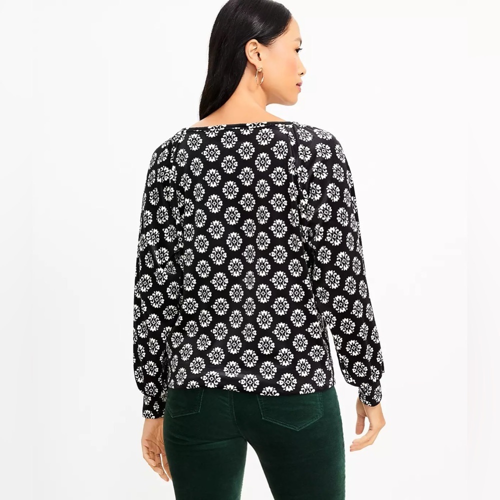 Loft Geo Velour Balloon Sleeves Black and White Top Size Large - Picture 14 of 14
